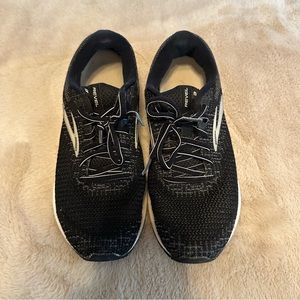 Women’s Brooks Tennis Shoe size 9.5